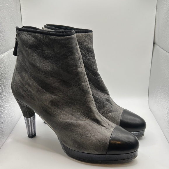 CHANEL Women’s Gray Leather Black Toe Clear Heel Ankle Boots Size 38 NEW - Picture 1 of 11